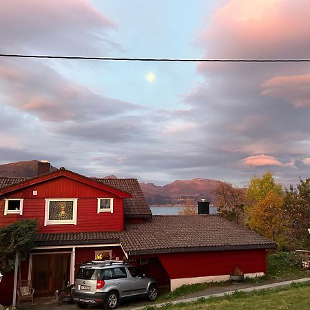 Bed and Breakfast Line Pa Hauane1 Volda Exterior foto
