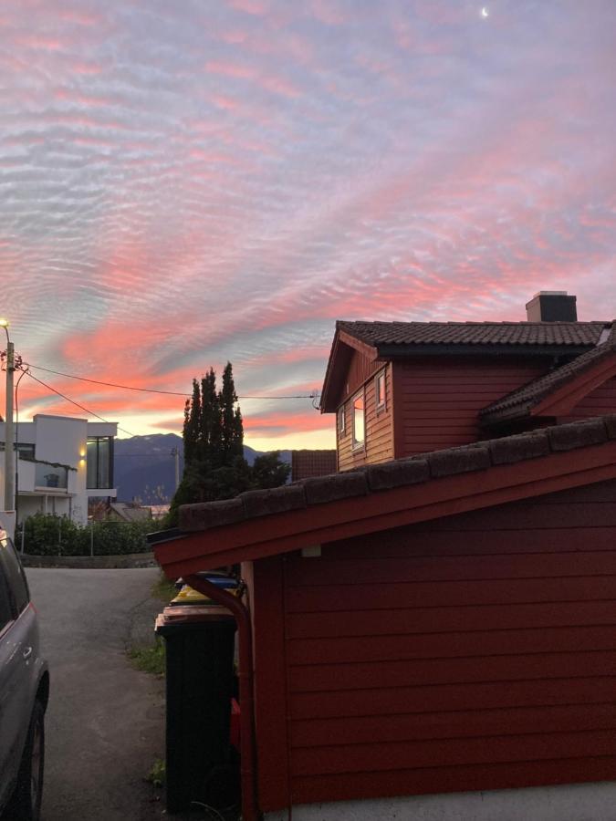 Bed and Breakfast Line Pa Hauane1 Volda Exterior foto