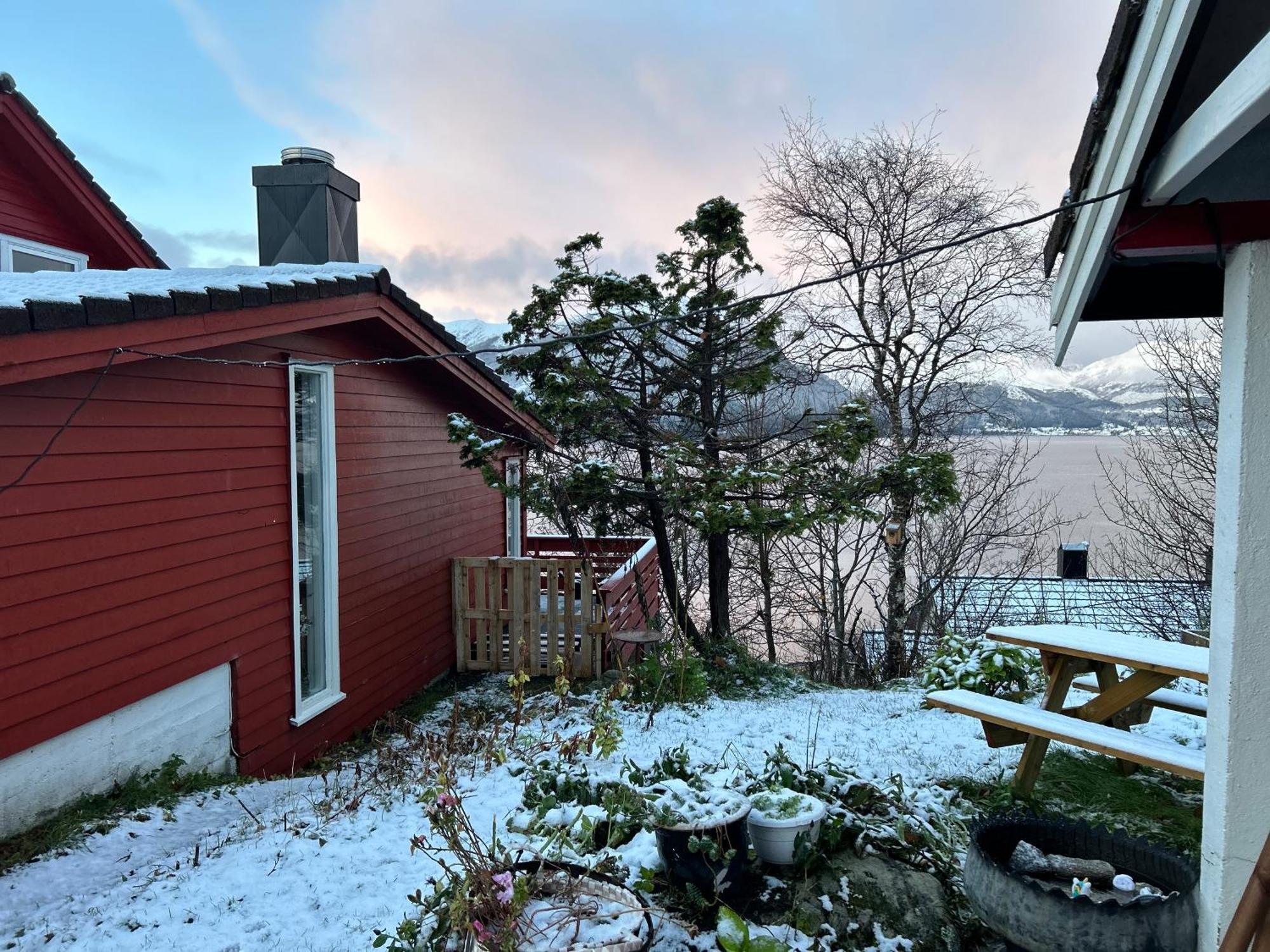 Bed and Breakfast Line Pa Hauane1 Volda Exterior foto