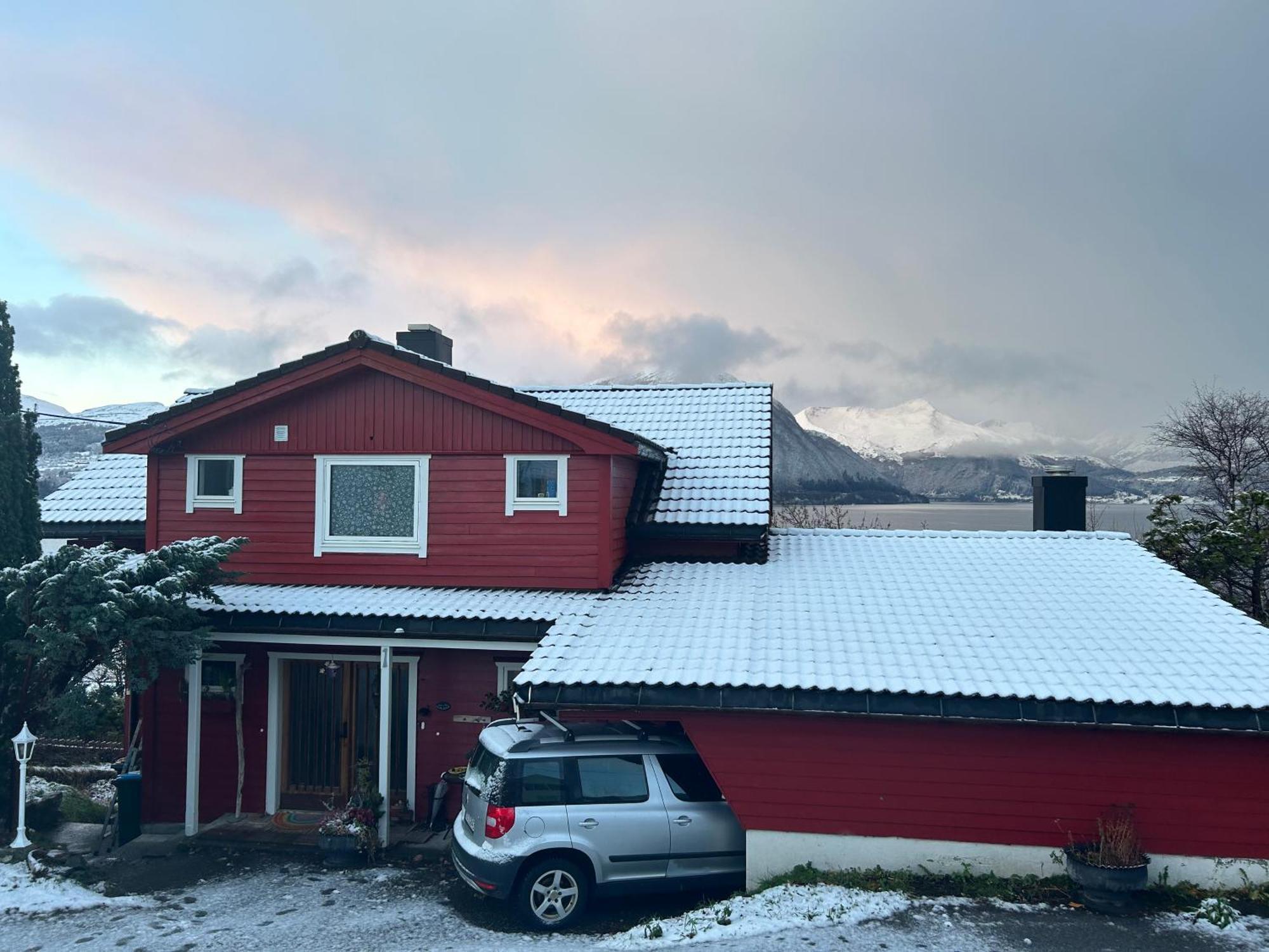 Bed and Breakfast Line Pa Hauane1 Volda Exterior foto