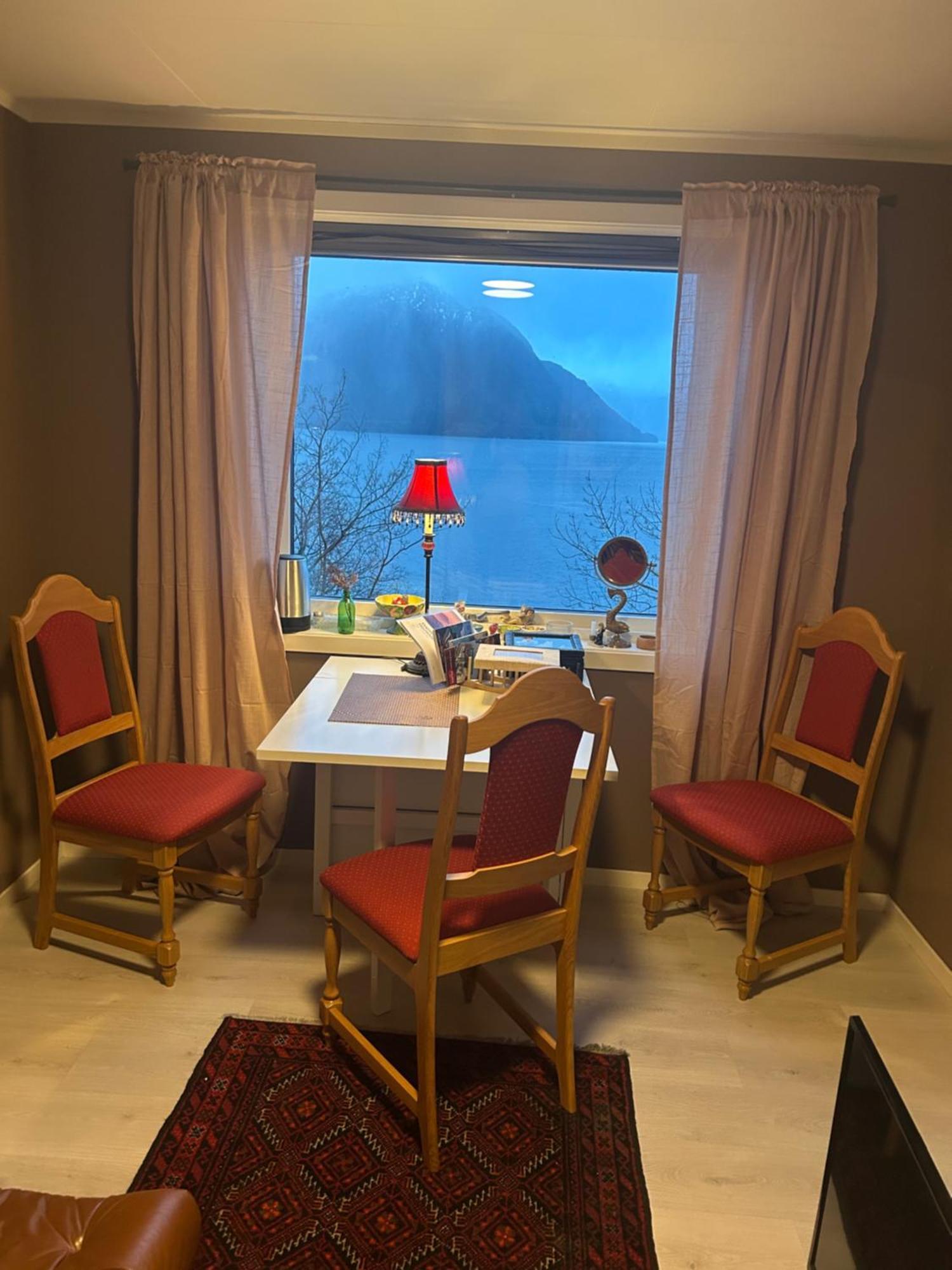 Bed and Breakfast Line Pa Hauane1 Volda Exterior foto